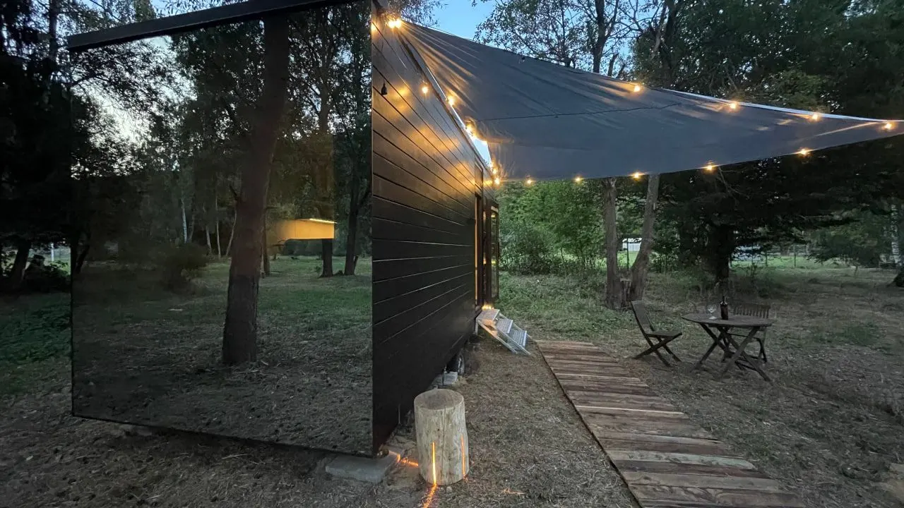 Stealth Romantik Cabin